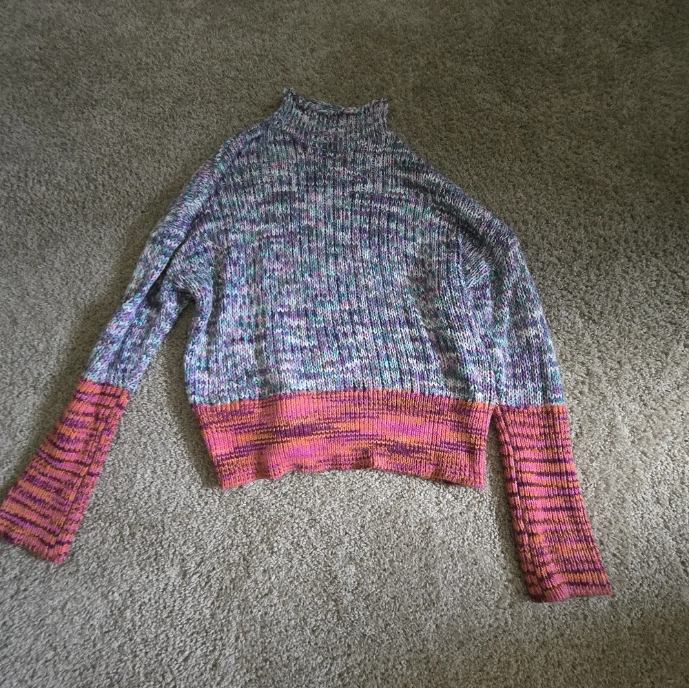 Sweater - Picture 1 of 4